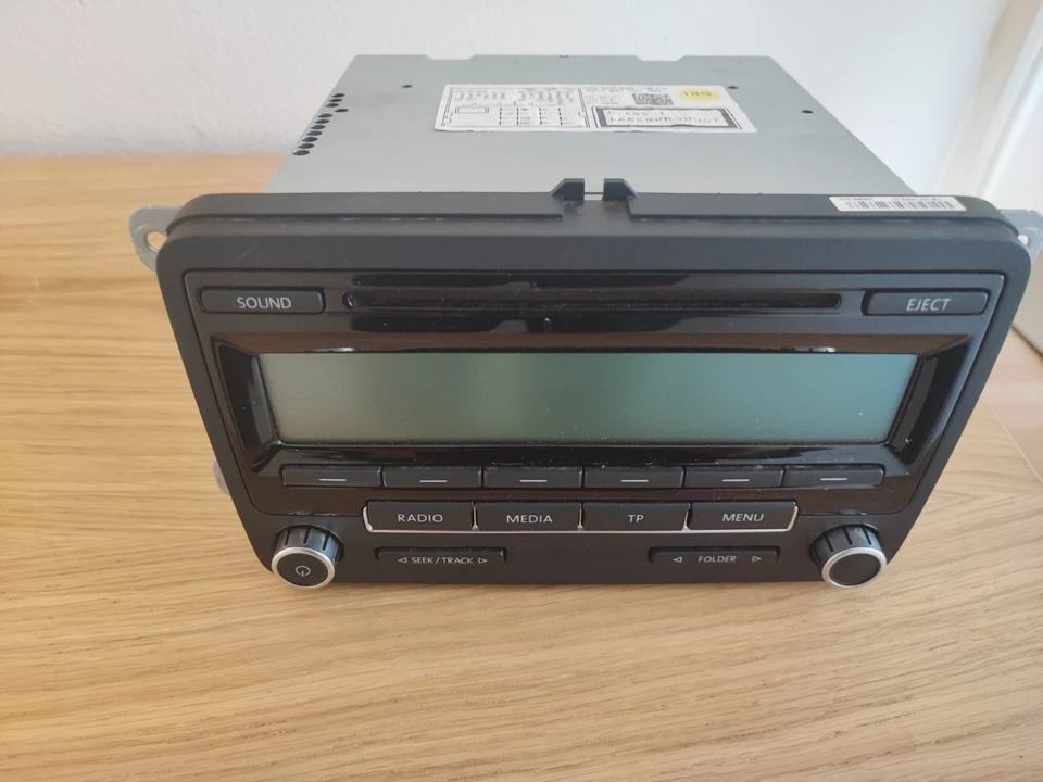 Radio VW 1K0035186AA 7647201360 5K Golf  - Bild 1 von 4