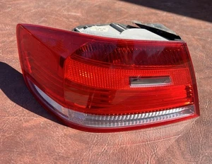 Luz trasera izquierda conductor BMW E92 serie 3 OEM 07-10 usada - Imagen 1 de 6