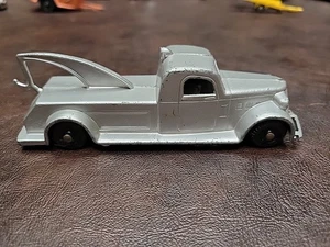 Vintage 1940s TootsieToy Jumbo 5.5" Tow Truck Wrecker VERY NICE CONDITION - Picture 1 of 9