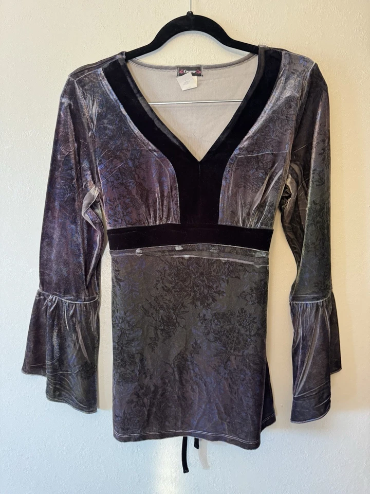 Blusa Y2K caprichosa gótica manga sino aparada de veludo com amarração nas costas tamanho G - Imagem 1 de 4
