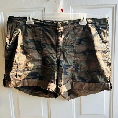 Sanctuary Standard Surplus Womens Camo Shorts High Rise Roll Tab Pocket Size 32 - Image 1 of 4