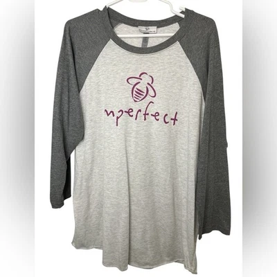 Camiseta estilo béisbol gris gráfico imperfecto Bee Attitudes nueva sin etiquetas Foto 1 de 4