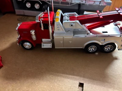 1/32 NEW RAY  NEW PETE 379 TOW TRUCK, NO PACKAGING # B 398 - Image 1 of 4