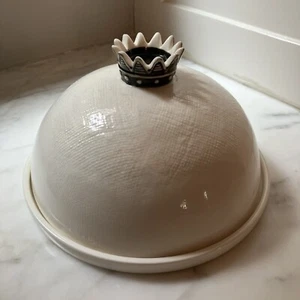 Rae Dunn Royal Crown Cheese Dome - Picture 1 of 9