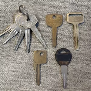 Nissan, Honda, Toyota & 2 Misc Keys - Picture 1 of 8