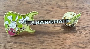 Guitarra Hard Rock Café Shanghai 2002 6º Aniversario PIN Marvel Spectrum LE 500 - Imagen 1 de 2