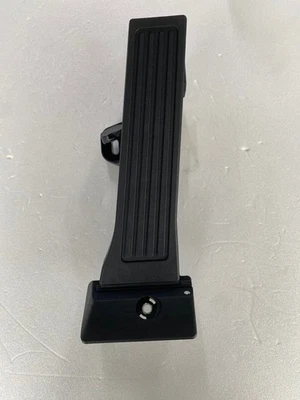 OEM 32700B1000 Auto Accelerator Pedal Pad Assy (Fits : Hyundai Tucson 2016 2017) - Image 1 of 4