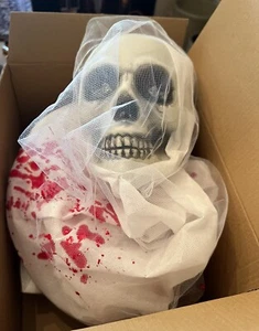 4.9 Ft Tall Hanging Corpse Red Light Up Eyes Screaming/Rattling Sound New - Picture 1 of 7
