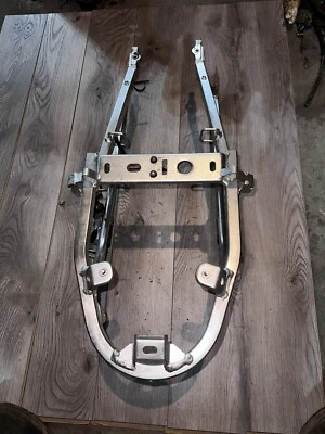 Subchasis trasero recto 98-03 Suzuki Tl1000r Tlr Foto 1 de 4