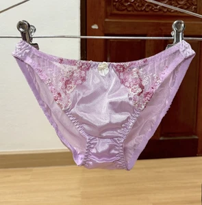 Vintage Pale Purple Silky Panty Slippery Polyester Sheer Lace Briefs Sz.8/XL - Picture 1 of 20