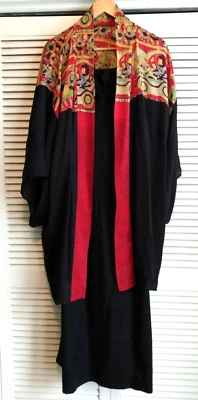 ТОНКИЕ ЧЕРНЫЕ ШЕЛКОВЫЕ НОЖНЫ И КИМОНО, НА ЗАКАЗ 1988. РАЗМЕР 14. НОСИЛИ ОДИН РАЗ. - Изображение 1 из 4