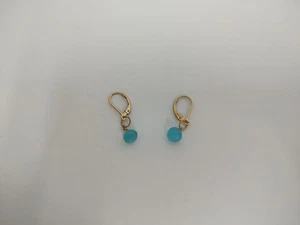 Pendientes de oro de 14 quilates con cierre de palanca de calcedonia azul caribeño - Imagen 1 de 4