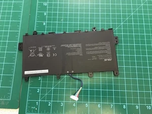Asus Chromebook C423NA 14" Laptop Battery 7.7V 38Wh 4940mAh C21N1808 - Picture 1 of 3
