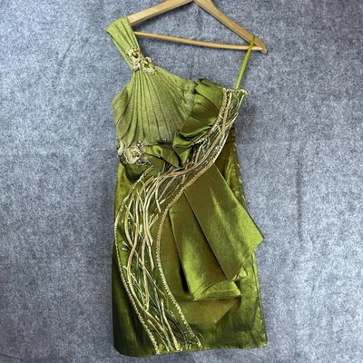 Vestido Aspeed 8 Verde Strass Brilho Um Ombro Babado Arte Para Usar Formal - Imagem 1 de 4