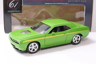 1:18 Highway61 Plymouth Cuda Concept Car 2009 Verde Sublime/ Striscia Gialla - Immagine 1 di 4