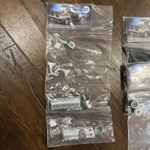 Eaglemoss - Build The Delorean - Issue 21 - Picture 1 of 4