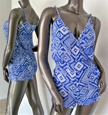 NWT-OLIVACEOUS BLUE WHITE TRIBAL PRINT CROSS-OVER PLAYSUIT ROMPER SZ-M  MSP$58 - Imagem 1 de 4