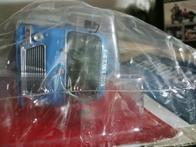 AUTOBUS "DESTINAZIONE SALERNO" SCALA 1-43 NUOVO  - Immagine 1 di 3