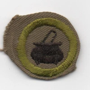Cooking Merit Badge, Type C Tan Narrow Crimped (1938-46), Lt-Used - Picture 1 of 1