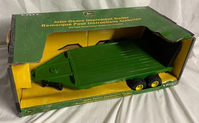 ERTL John Deere 1:16 Implement Trailer Flatbed Machinery in Box - Image 1 of 4