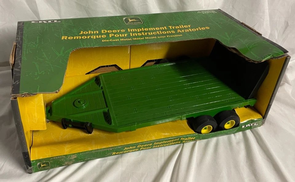 ERTL John Deere 1:16 Implement Trailer Flatbed Machinery in Box - Image 1 of 4