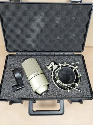 MXL 990 Large-Diaphragm Condenser Mic   - Image 1 of 4
