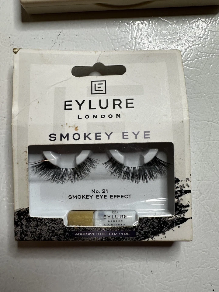 Eylure London Definition No 21 Eyelashes Smokey Eye Effect - Image 1 of 1