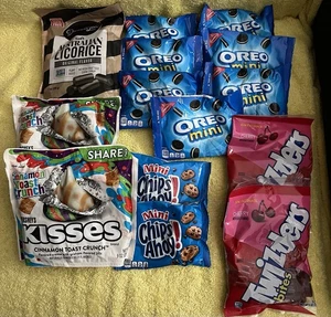 Mixed Lot Of 14 Bags Of Candy & Oreos. Kisses, Twizzlers, Black Licorice - Picture 1 of 20