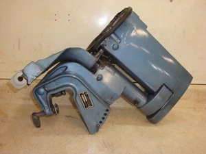 EVINRUDE 15HP 1975 OUTBOARD SWIVEL TILT BRACKET MID SECTION - Picture 1 of 8