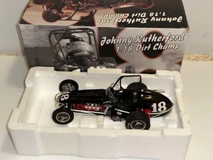 JOHNNY RUTHERFORD HAND SIGNED, #18 USAC DIRT CHAMP RACING INDYCAR , 1/18 - Picture 1 of 4