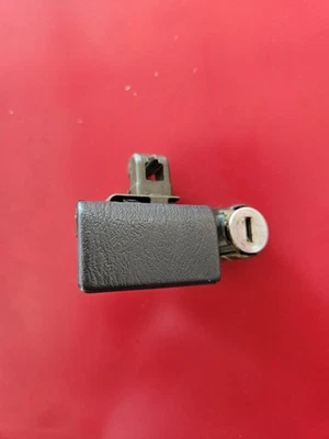 ☄️☄️ Guantera Toyota Celica 1990-1993 pestillo bloqueo mango negro fabricante de equipos originales de fábrica  Foto 1 de 3