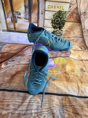 Boys, Nike Speed Performance Cleats Size 1 - Image 1 of 4