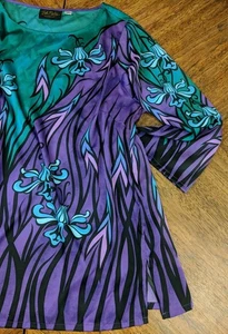 Bob Mackie bedrucktes Tunika-Top mit Bateau-Ausschnitt Gr. Large tragbar Kunst Orchidee lila - Bild 1 von 12