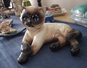 Life like Vintage Goebel West Germany Siamese Cat/Kitten Porcelain Figurine EUC - Picture 1 of 4