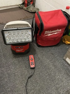 Milwaukee 2123-20 M18 Portable Utility Remote Control Search Light - Picture 1 of 10