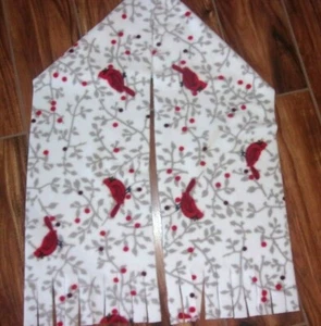 Kardinals auf Zweig Stechpalme Beere Druck weicher Fleece Schal Handarbeit 10"x 60" - Bild 1 von 2