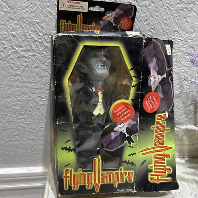 "Flying Vampire Halloween utilería 11"" ojos intermitentes funciona faltan piezas colgantes" Foto 1 de 4