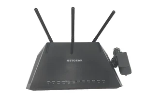Netgear Nighthawk AC1750 Smart Wireless Wi Fi Router R6700v3 Black - Picture 1 of 9