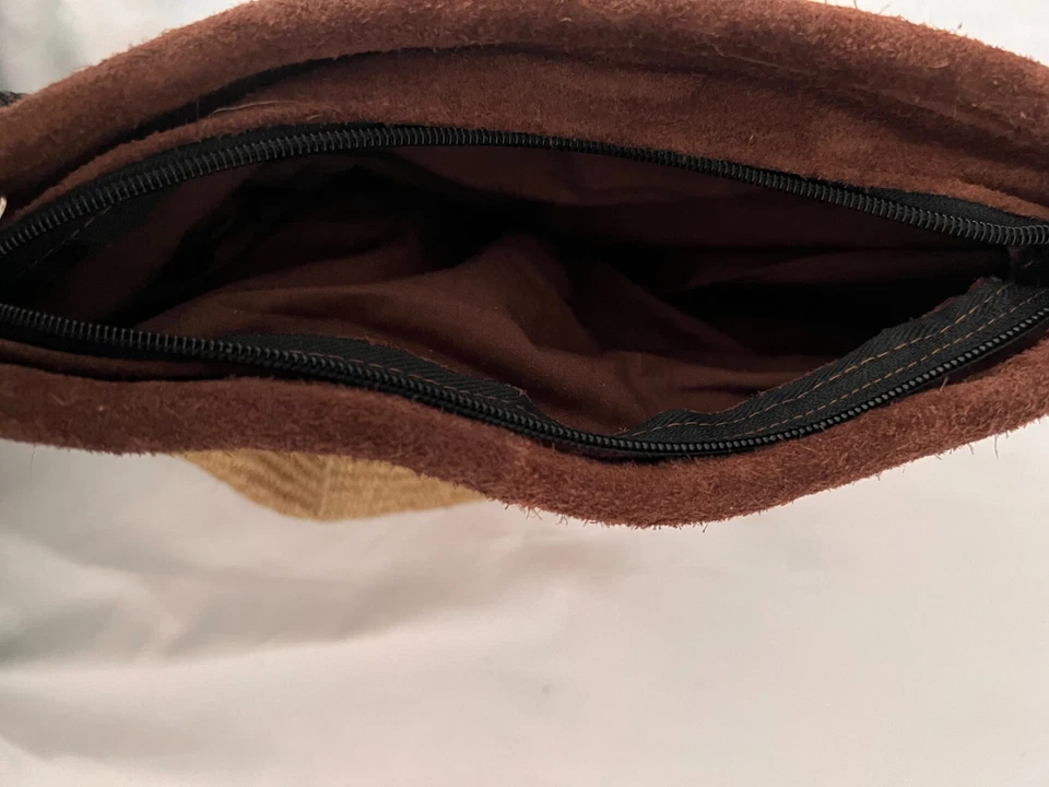 Bolso de sisal africano (beige y marrón) con cáscaras Foto 1 de 3