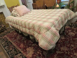 Thomasville Home Pretty Pink & Green 3 Pc.Twin  Comforter Set W/ Throw Pillow EC - Picture 1 of 14