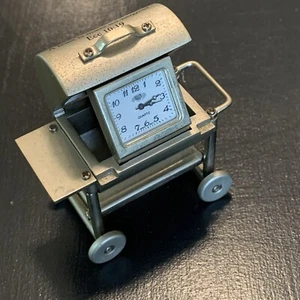 SANIS ENTERPRISES BBQ GRILL mini DESK CLOCK Ecc 10:19 A feast made for laughter - Picture 1 of 10