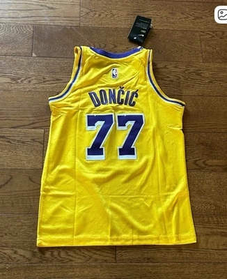 Nueva camiseta de Luka Doncic Los Angeles Lakers juvenil cosida grande Foto 1 de 3