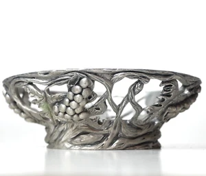 Pewter Ornate Grape Art Nouveau pierced bowl 5" diameter - Picture 1 of 4