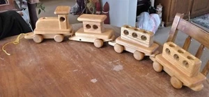 VINTAGE MICHAUD TOYS  CANADA HANDCRAFTED  WOODEN TRAIN SET OF 4  - Picture 1 of 8