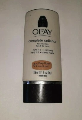 discontinued OIL OF OLAY COMPLETE RADIANCE liquid FOUNDATION SPF15 82 DEEP HONEY - Image 1 of 3