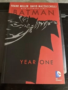 Batman: Year One Trade Taschenbuch Frank Miller, David Mazzucchelli DC Comics - Bild 1 von 2