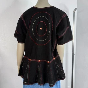 Chaqueta artesanal negra peplum forum etiqueta punto rojo cosida a mano boho vanguardia - Imagen 1 de 13