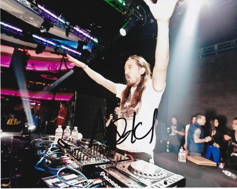 Celebrity DJ Steve Aoki Autographed Photo 8x10 COA Cover