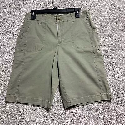 Mountain Lake Woman’s Green Bermuda Shorts Size 6 - Image 1 of 4