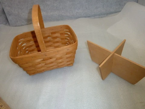 Vintage Longaberger Baskets Handwoven 11X7X5 SIGNED DIVIDER 1997 Cover